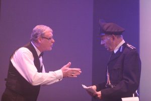 2321009_dont-look-now