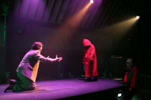 2321009_dont-look-now