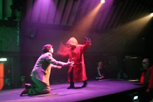 2321009_dont-look-now