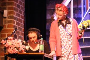 2301004_noises-off_act2